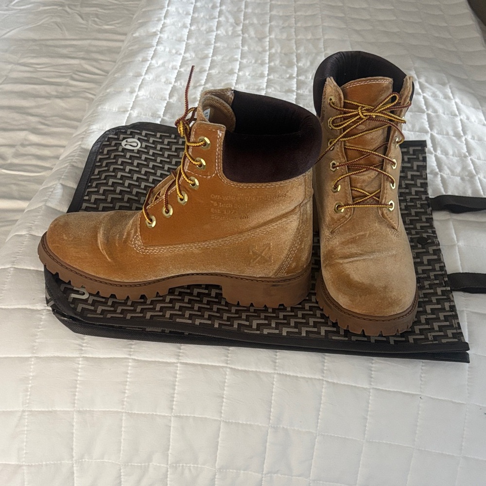 Off-White c/o Timberland “6 inch Boot” Velvet Lace-Up Boots